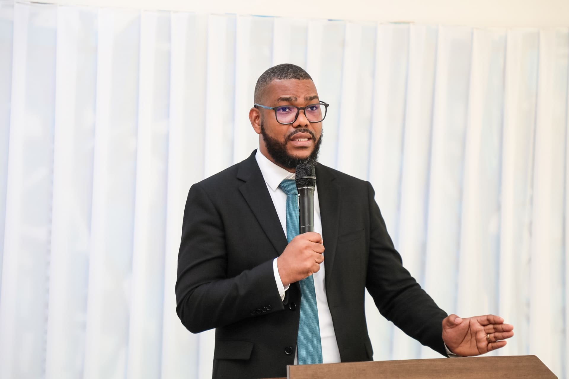 directores, itel, Claudio Gonsalves